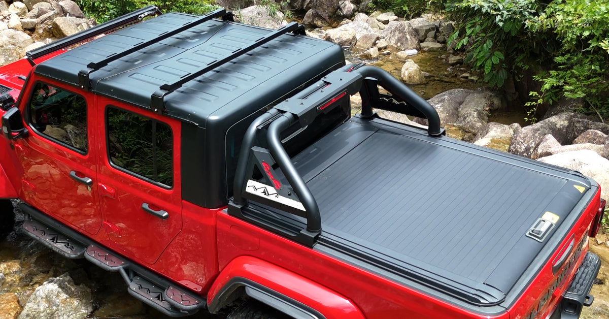 Jeep Gladiator JT roof anti-roll bar fully installed showing complete setup